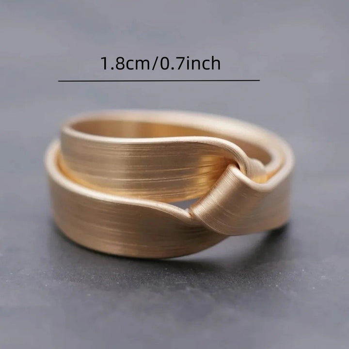 Geometric Twisted Band Ring