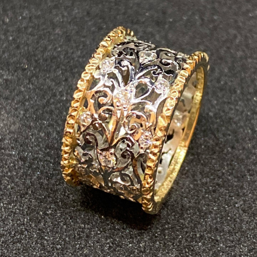 Mika - Vintage Ivy Ring