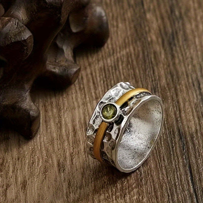 Elegant Green Ring